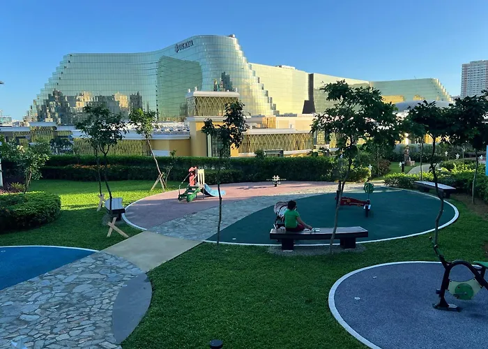 120 Sqm Modern 3 Bedrooms Highrise Facing Bay Sunset, Near Airports, Okada Casino, Solaire Casino, Moa With Free Parking Apartment *