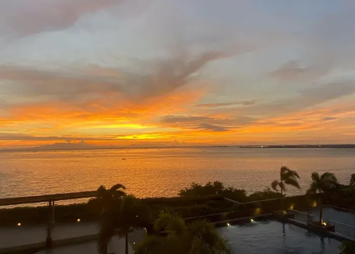 120 Sqm Modern 3 Bedrooms Highrise Facing Bay Sunset, Near Airports, Okada Casino, Solaire Casino, Moa With Free Parking Manila