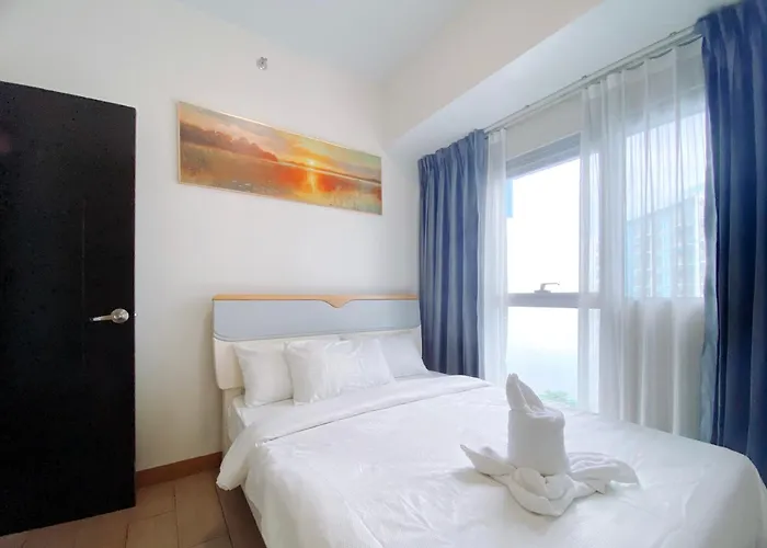 Apartment 120 Sqm Modern 3 Bedrooms Highrise Facing Bay Sunset, Near Airports, Okada Casino, Solaire Casino, Moa With Free Parking *