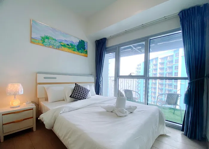 120 Sqm Modern 3 Bedrooms Highrise Facing Bay Sunset, Near Airports, Okada Casino, Solaire Casino, Moa With Free Parking Manila