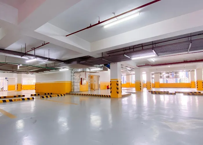 120 Sqm Modern 3 Bedrooms Highrise Facing Bay Sunset, Near Airports, Okada Casino, Solaire Casino, Moa With Free Parking Manila