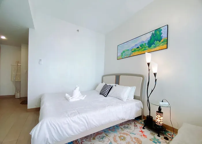 120 Sqm Modern 3 Bedrooms Highrise Facing Bay Sunset, Near Airports, Okada Casino, Solaire Casino, Moa With Free Parking Apartment *